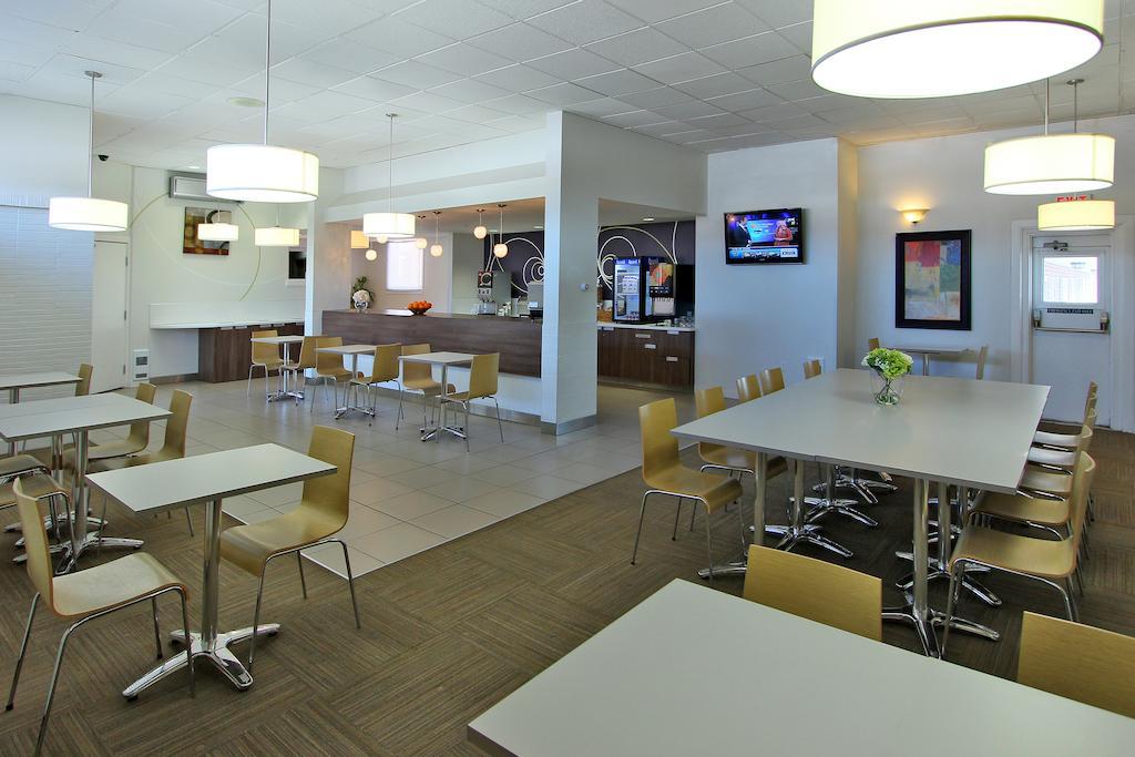Hotel Rodd Moncton Esterno foto