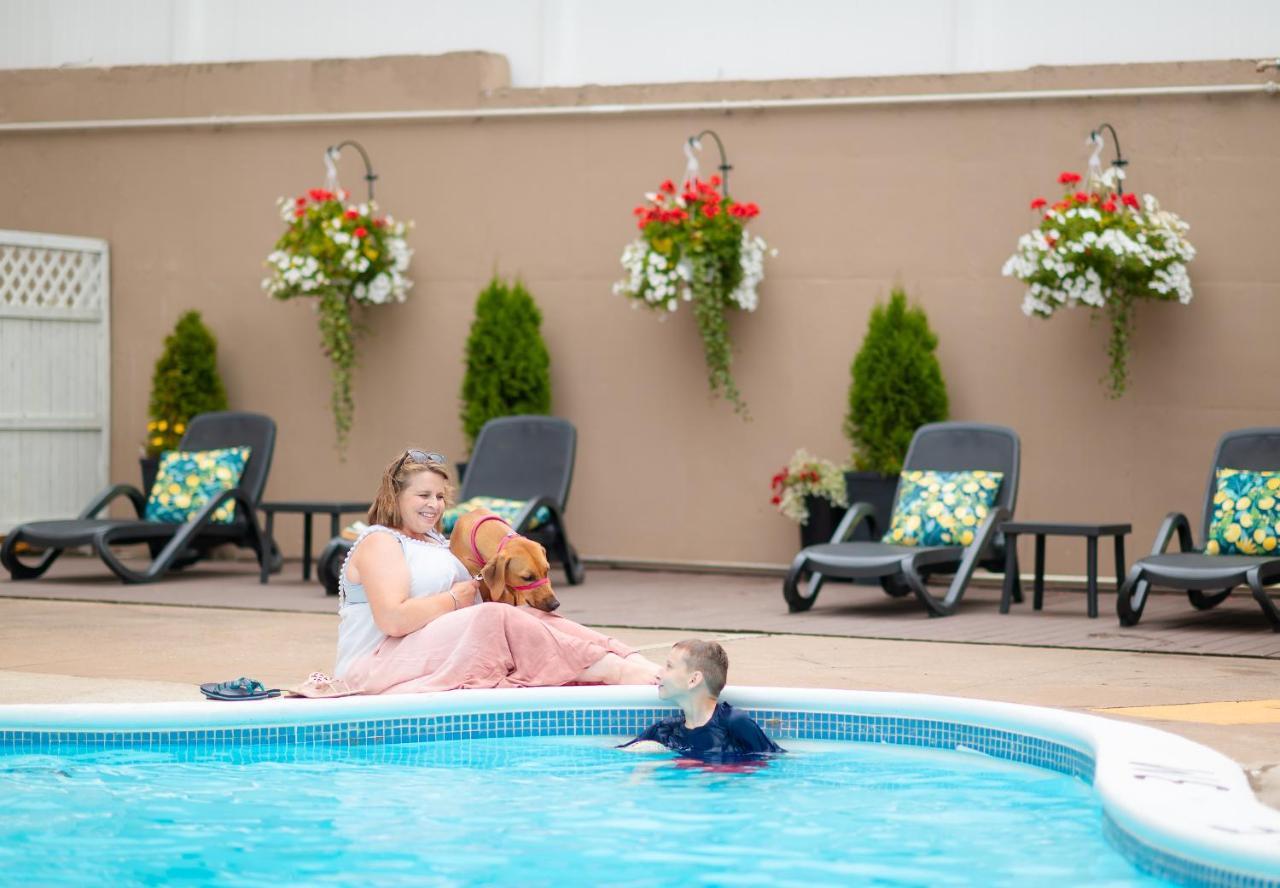 Hotel Rodd Moncton Esterno foto
